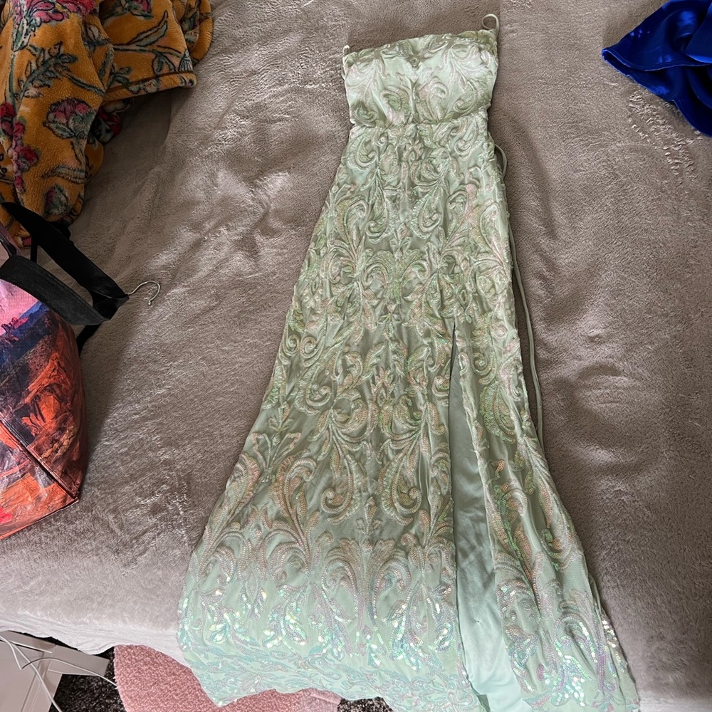 Elegant Green Strapless Dress